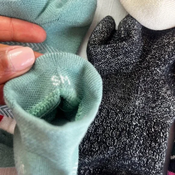 Women's Bombas Ankle Socks - 7 pairs, Size Small - Picture 7 of 8